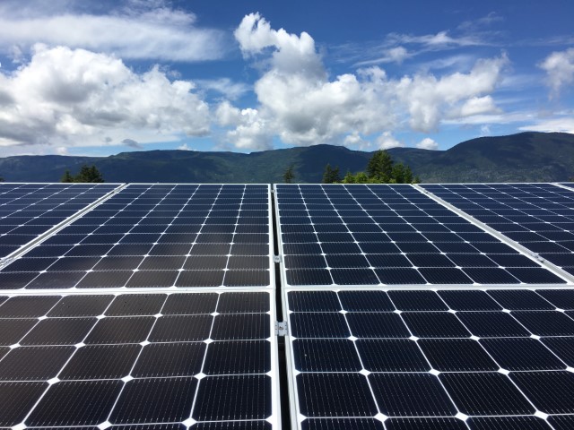 LG410N2W-V5 High-Efficiency NeON® 2 solar panels